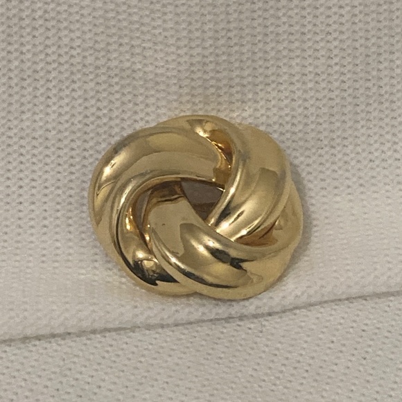 Gorgeous, Gold-tone, Circular Clip-On Earrings - Picture 5 of 9